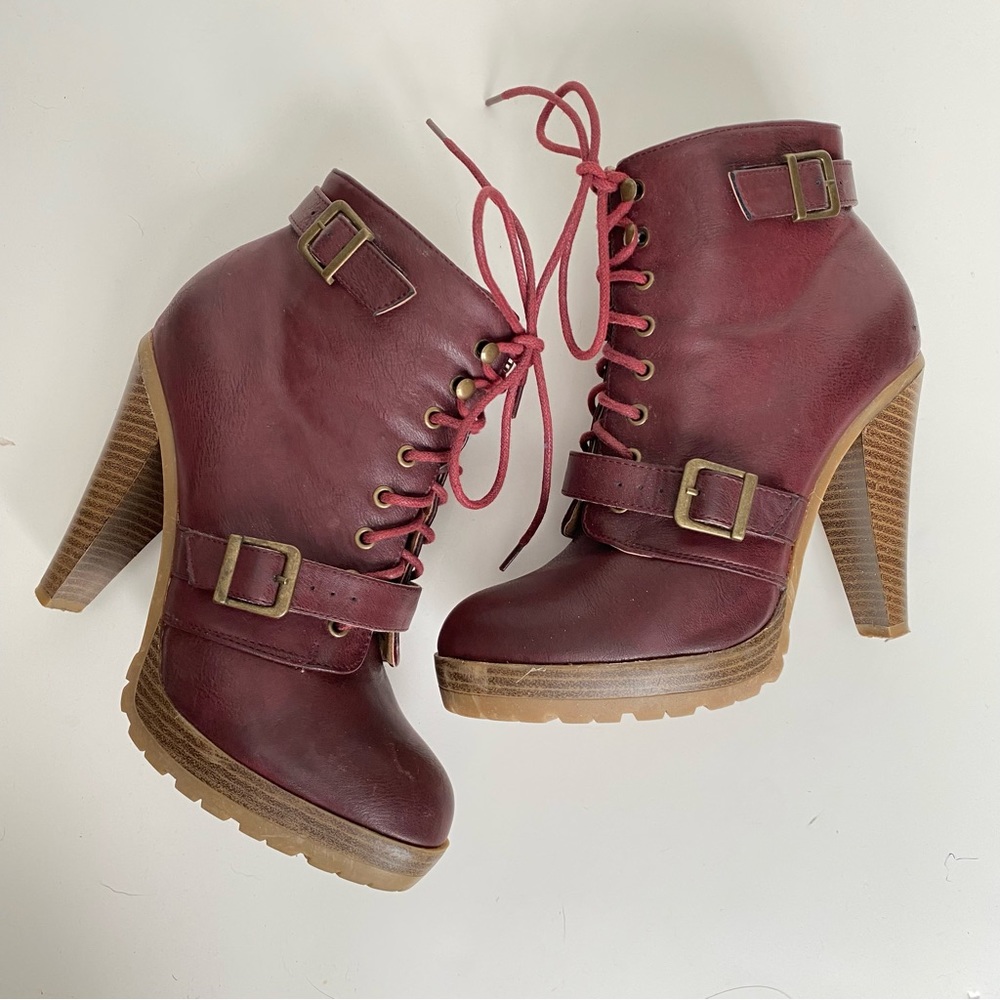 🩷Forever 21 burgundy red heeled ankle boots buckles and laced